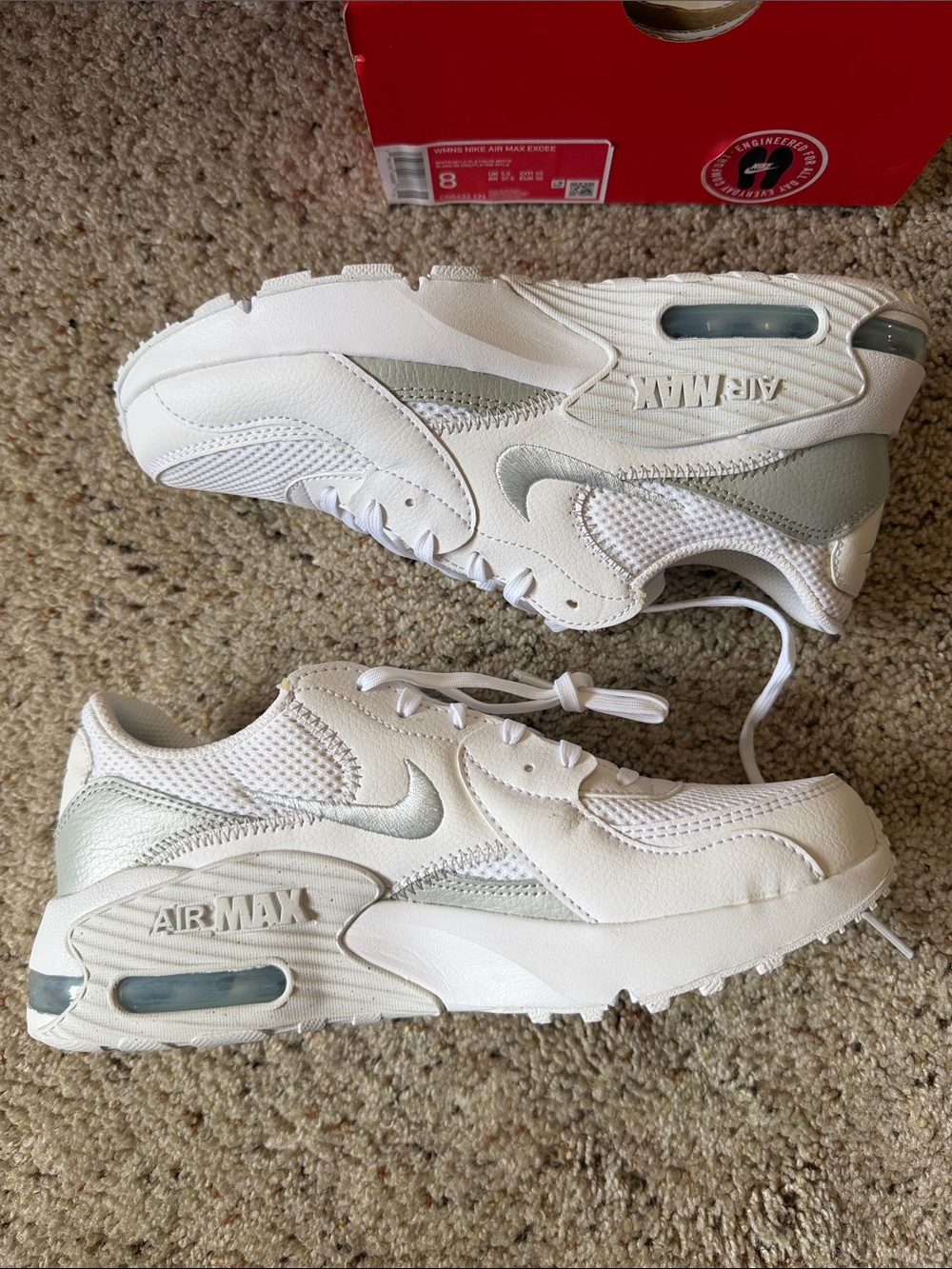 Women’s Nike Air Max Excee Size 8